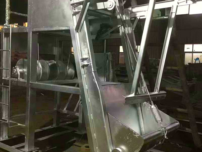 鋼絲繩牽引式清污機(jī)