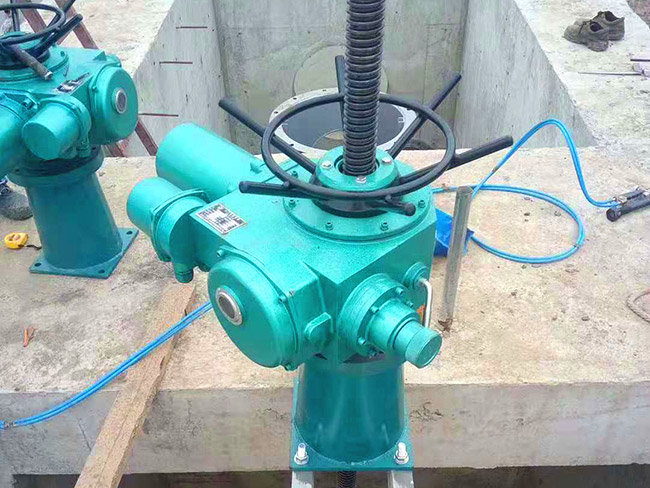 電動(dòng)頭螺桿啟閉機(jī)