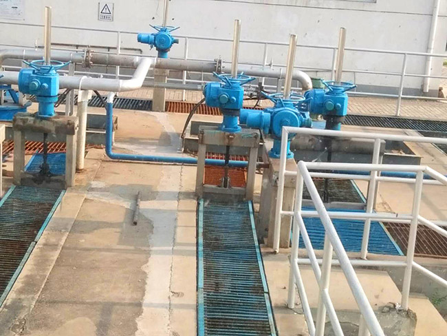 電動(dòng)頭螺桿啟閉機(jī)